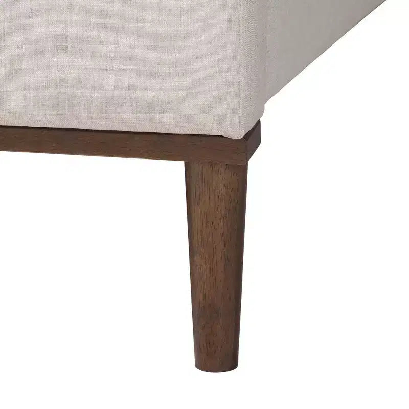 Set 4 pezzi camera da letto Nikolai con tessuto trapuntato a canali beige e legno marrone wengé, misura Queen