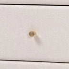 Set 4 pezzi camera da letto Nikolai con tessuto trapuntato a canali beige e legno marrone wengé, misura Queen