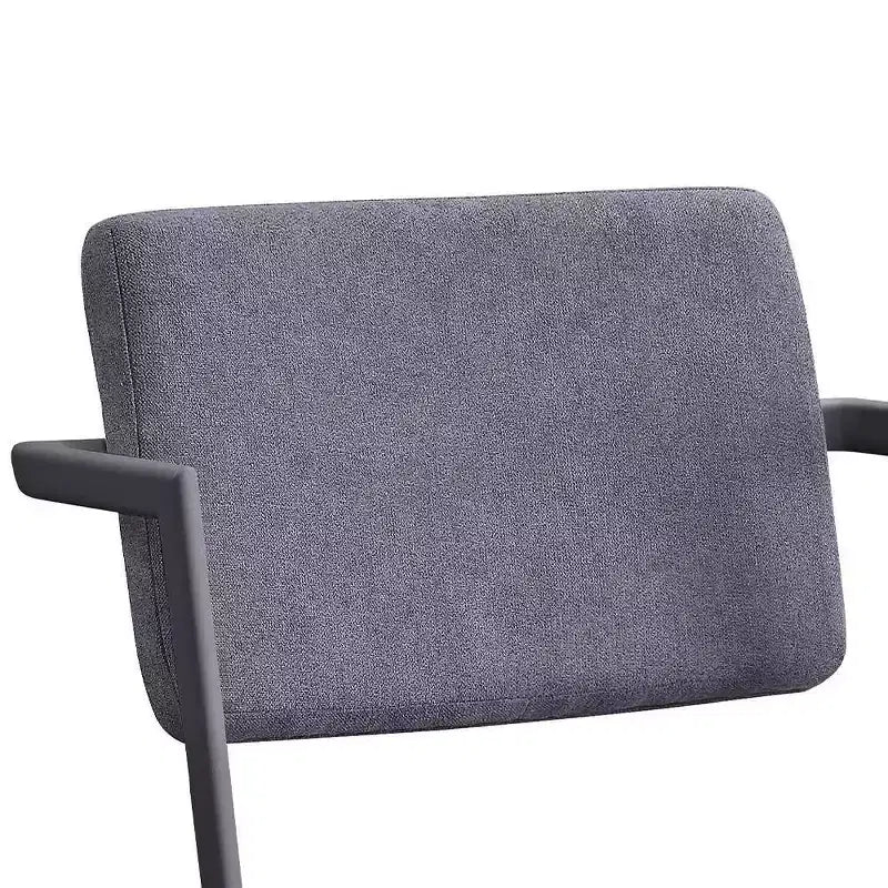 Sedia da pranzo Cargo 22" in tessuto grigio e canna di fucile: Rivestimento in pelle, Struttura in metallo, Senza braccioli