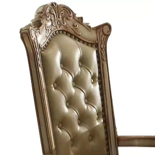 Poltrona accento Vendome 27" in ecopelle Osso/Finitura Patina Oro: Poltrona di lusso con capitonné, Borchie decorative