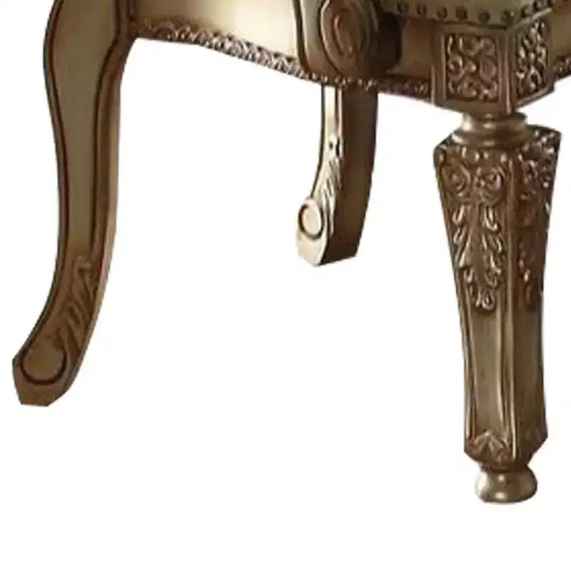 Poltrona accento Vendome 27" in ecopelle Osso/Finitura Patina Oro: Poltrona di lusso con capitonné, Borchie decorative