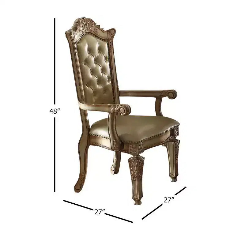 Poltrona accento Vendome 27" in ecopelle Osso/Finitura Patina Oro: Poltrona di lusso con capitonné, Borchie decorative