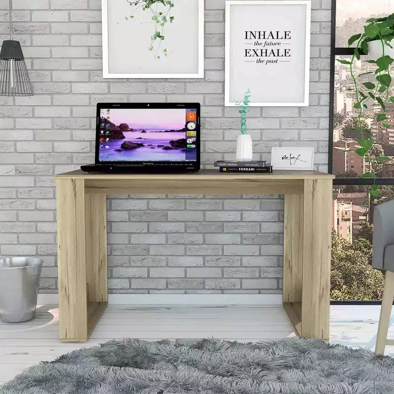 Scrivania per computer Shenyang marrone: design ergonomico, laminato in legno, larghezza 120,65 cm