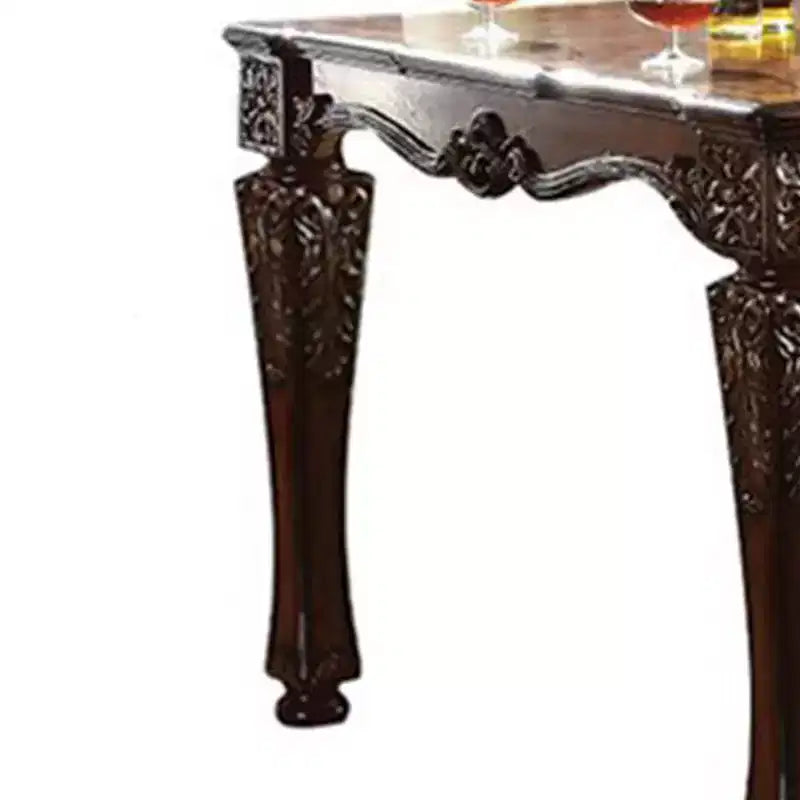 Tavolino d'appoggio Vendome da 54" con finitura ciliegio: Gambe quadrate in legno tornito, Motivi floreali
