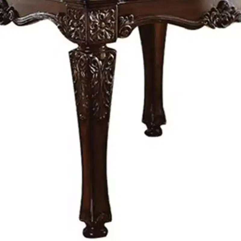 Tavolino d'appoggio Vendome da 54" con finitura ciliegio: Gambe quadrate in legno tornito, Motivi floreali