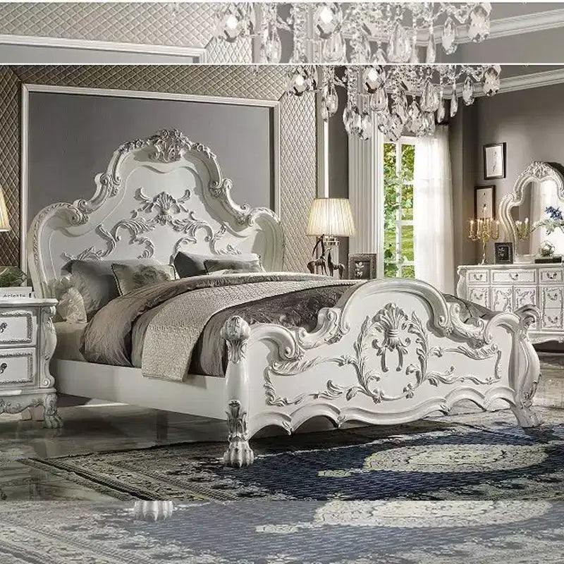 Letto matrimoniale "Eastern King" Dresden da 92" con intagli in stile Rococò e similpelle