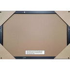 Specchio da parete con cornice in legno non smussata ed elegante