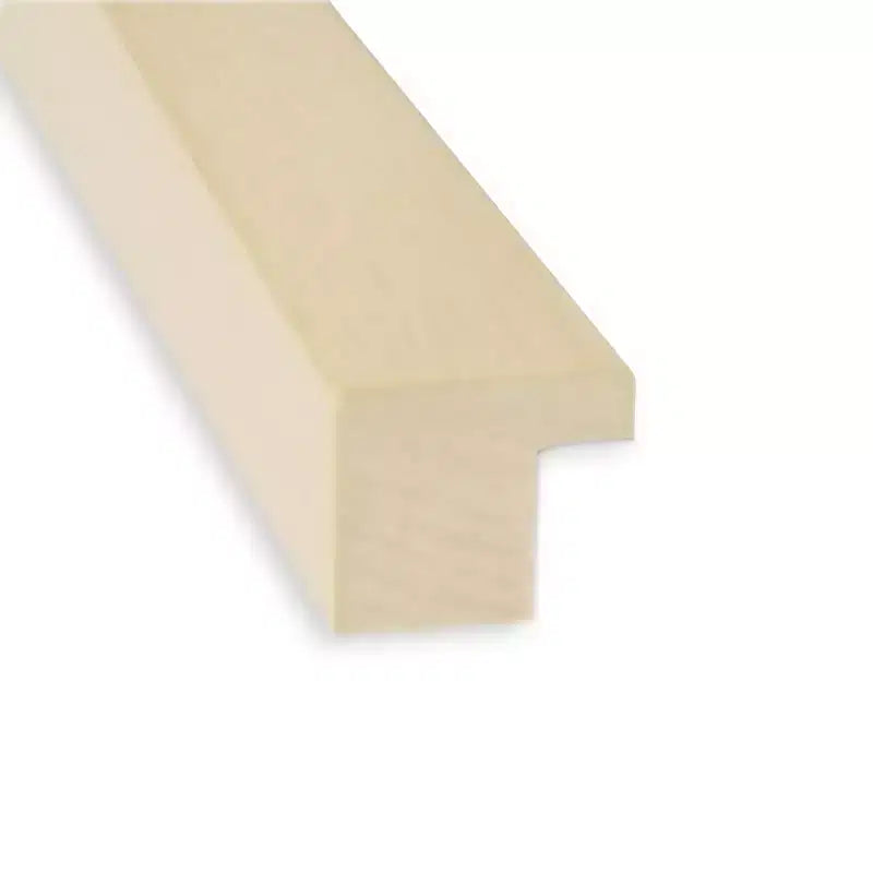 Specchio da parete con cornice in legno non smussata ed elegante