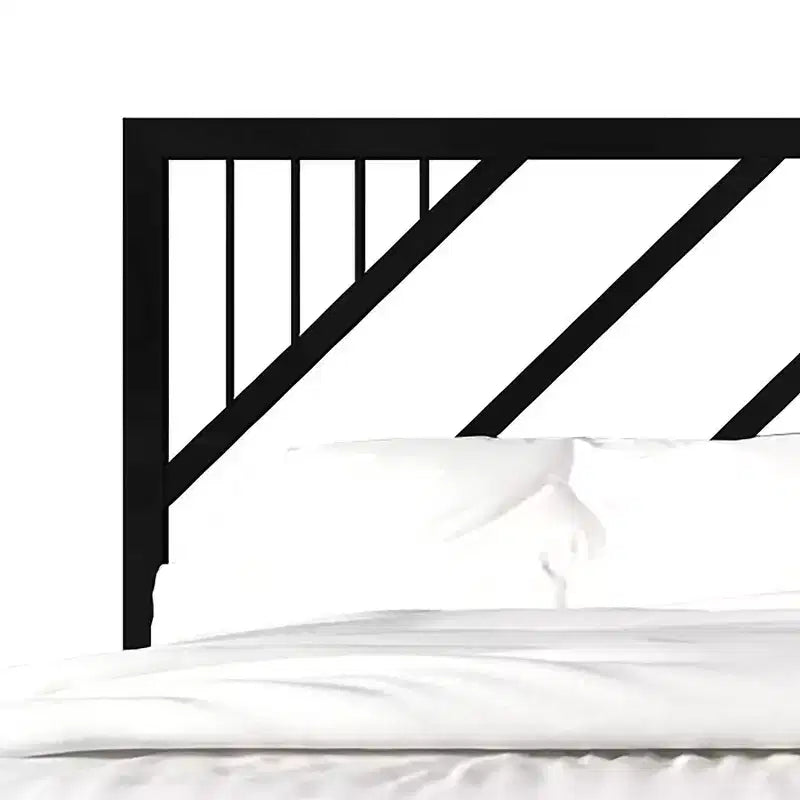 Letto a piattaforma in metallo