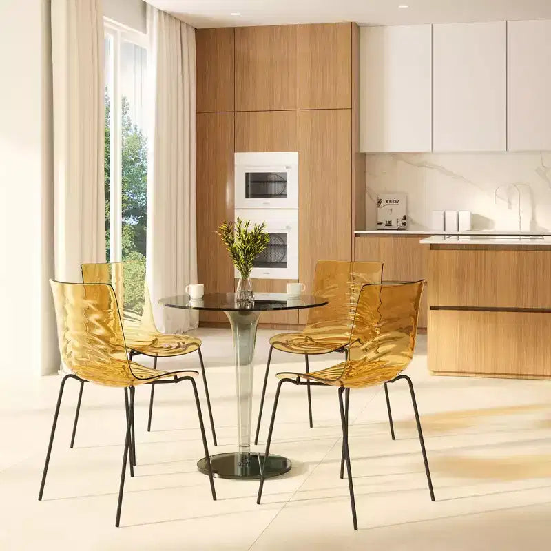 LeisureMod Astor Sedie da pranzo in plastica, set da 4, design a onde d'acqua con gambe in acciaio inossidabile nero, sedie moderne d'accento per cucina, sala da pranzo